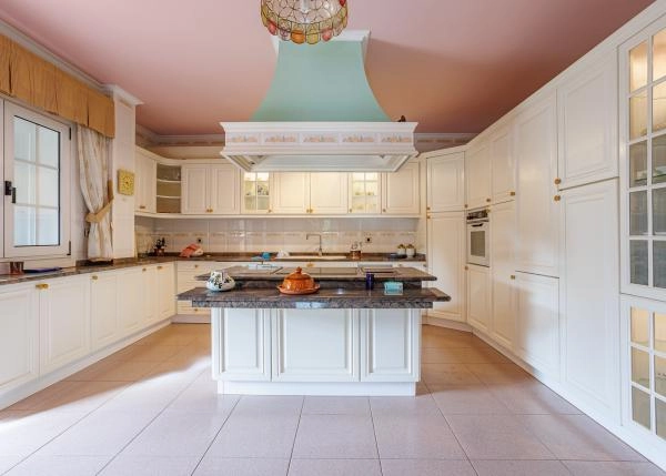 Galicia, La Coruña, Santiago, chalet, kitchen
