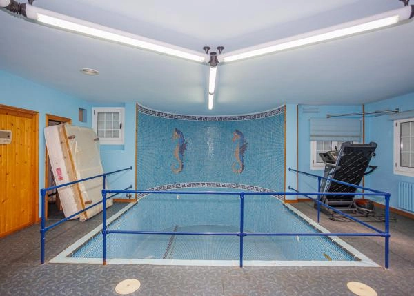 Galicia, La Coruña, Santiago, chalet, interior indoor pool