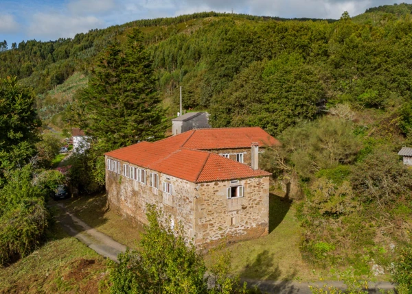 1621- Galicia, la Coruña, Aranga, country house, arial view 4