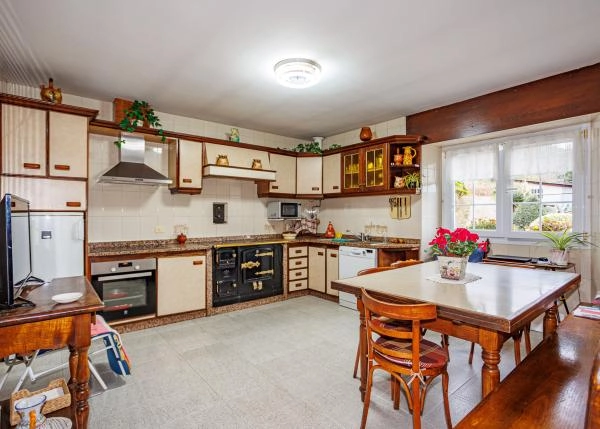  Galicia, Lugo, A Pontenova, casa de campo, cocina 1