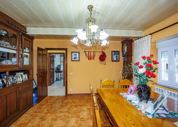  Galicia, Lugo, A Pontenova, casa de campo, comedor