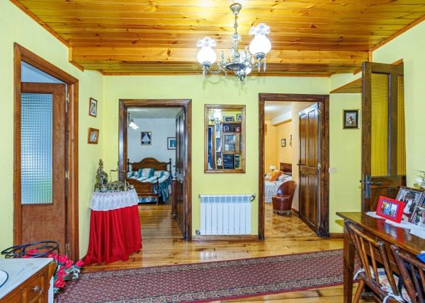 Galicia, Lugo, Pontenova, casa de campo, repartidor