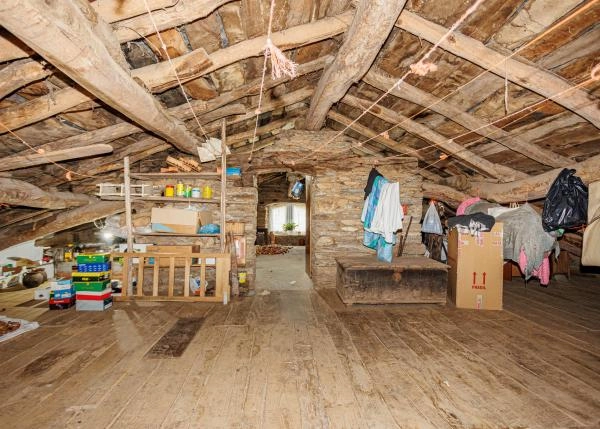 Galicia, Lugo, A Pontenova, casa de campo, atico