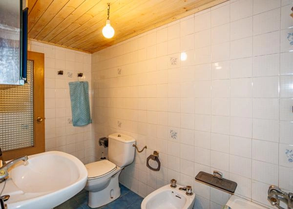 Galicia, Lugo, Ourol, country house bathroom