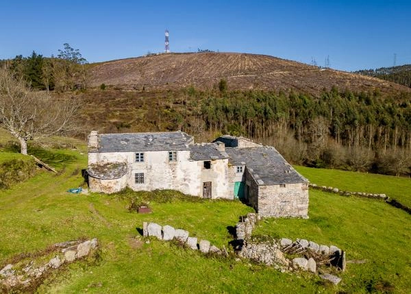 1627- Galicia Lugo, Valle de Ouro, abandoned village arial view 6
