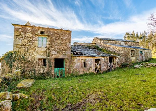 1627- Galicia Lugo, Valle de Ouro, abandoned village, 1