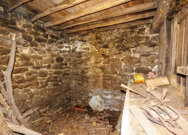 1627- Galicia Lugo, Valle de Ouro, abandoned village, interiores 2