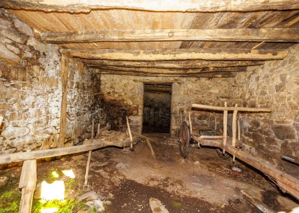 1627- Galicia Lugo, Valle de Ouro, abandoned village, interiores  4