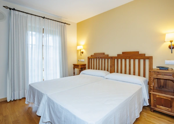 1628 1 hotel Vila do Val  interior bedroom
