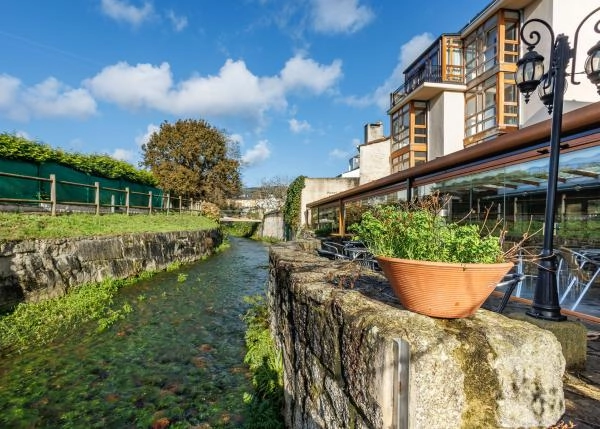 Galicia, Lugo, Valadouro, Hotel Vila do Val terrace 1