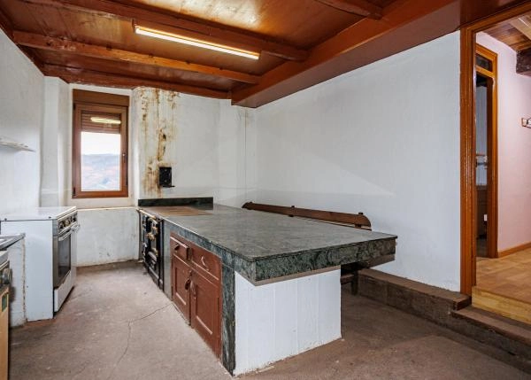 Asturias, Ibias, casa rural, cocina 1