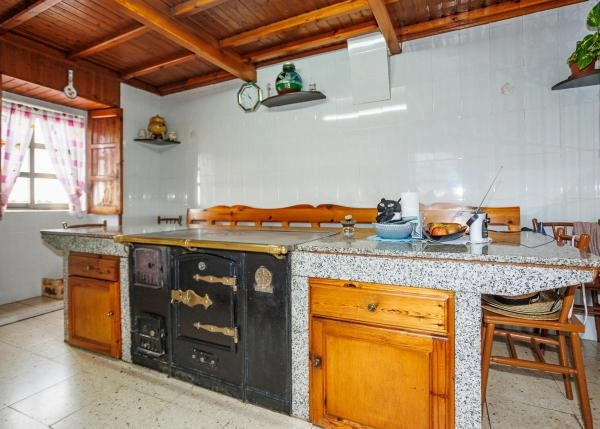  Galicia, Lugo, Taboada, casa de campo, cocina 1