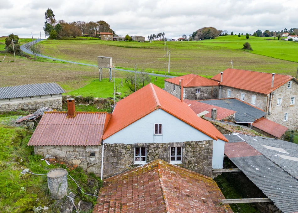 1645-Galicia, La Coruña, Aranga, country house, arial view 1