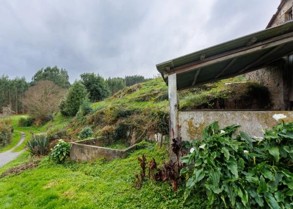 Galicia, La Coruña, Irixoa, country house, slurry pit