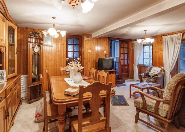 Galicia, La Coruña, Irixoa country house, dining room