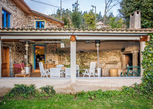 1648- Galicia, La Coruña, casa de campo, San Sadurniño barbacoa desde jardin