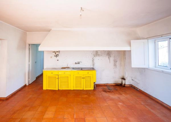 Portugal, Viana do Castelo, Quinta, employees house, kitchen