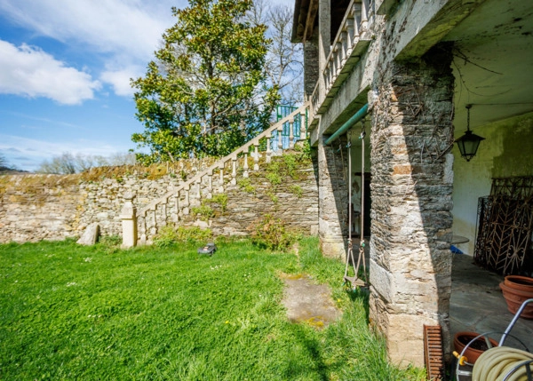 1663-Galicia, Lugo; Vilalba, casa de campo escaleras de piedra