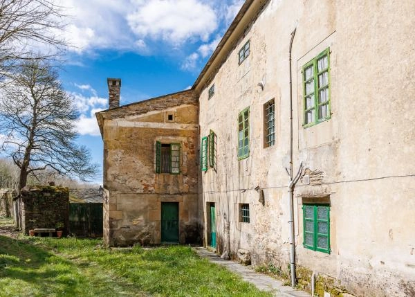 1663-Galicia, Lugo; Vilalba, country house side view