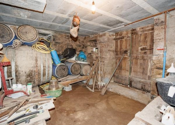  Galicia, Pontevedra, Vila de Cruces, Country house, wine cellar