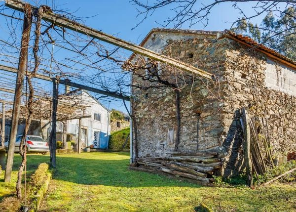 Galicia, Pontevedra, Vila de Cruces, Country house, barn 
