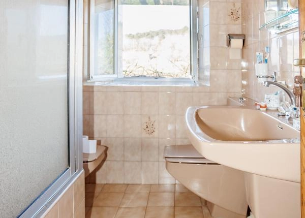 Galicia, Pontevedra, Vila de Cruces, Country house, bathroom 1