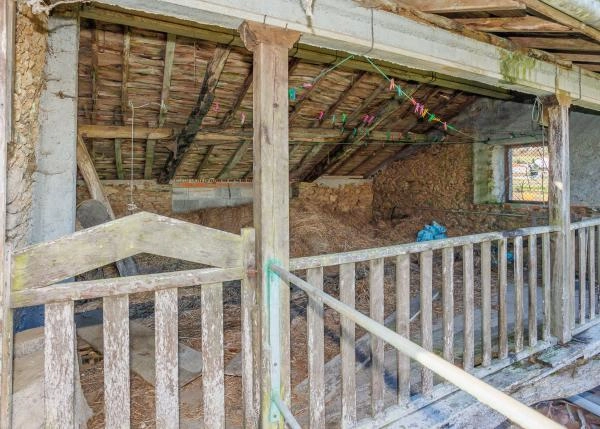  Galicia, Pontevedra, Vila de Cruces, Country house, barn 4                        