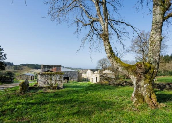  Galicia, Lugo, A campiña, country house, view from hill
