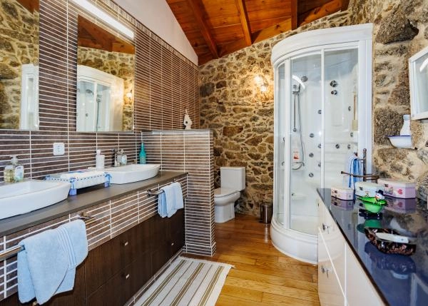 1676 Carballal Interior bathroom 