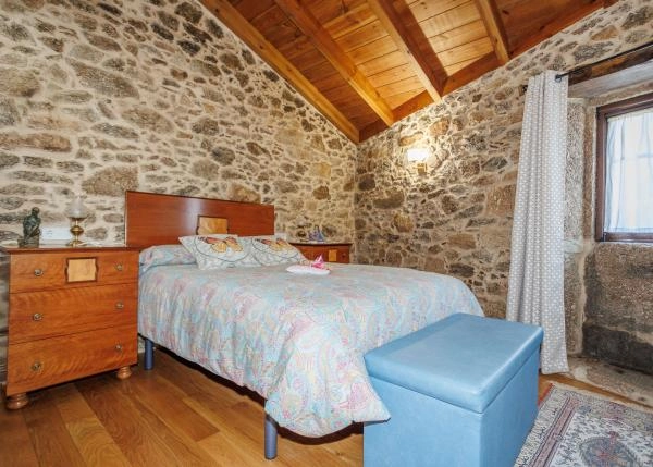 1676 Carballal interior bedroom
