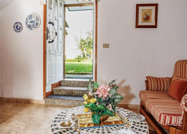 Galicia, Lugo, Vilalba, country house, door on to garden