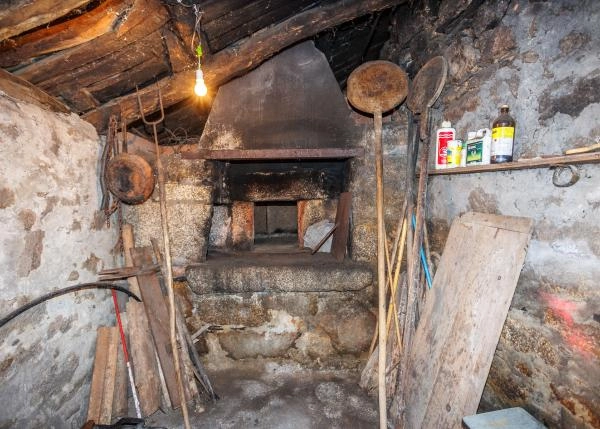 Galicia, La Coruña, SanSadurnino, country house, oven