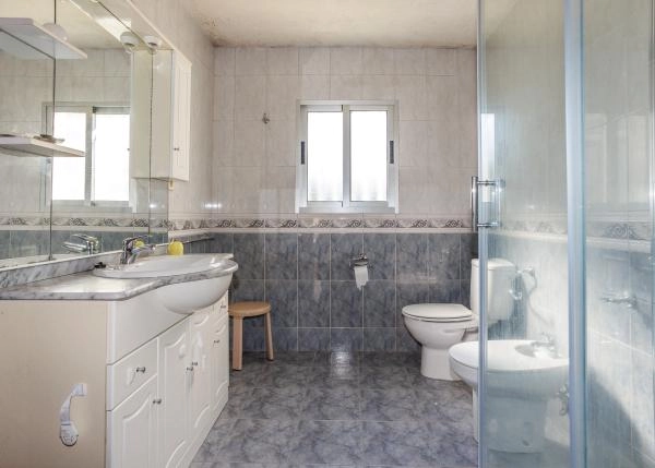 Galicia, La Coruña, SanSadurnino, country house, bathroom 1