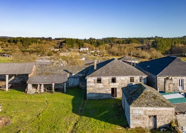  Galicia, Lugo, Corgo, casa de campo, vista area 3