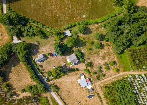 Galicia, Lugo, Outeiro de Rei, casa de campo, vista area de alturas