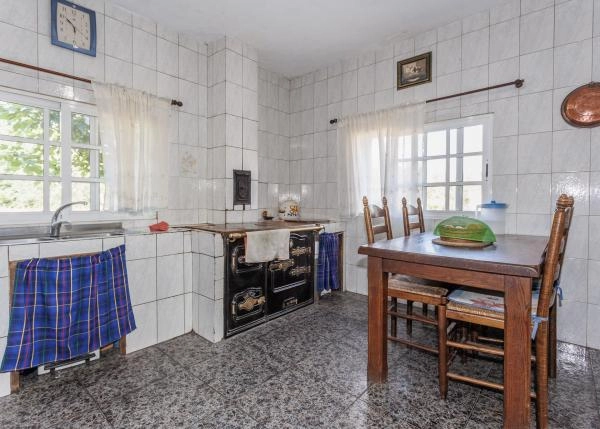 Galicia, Lugo, Outeiro de Rei, country house, estufa de leña
