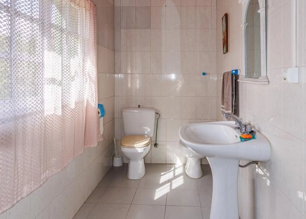 Galicia, Lugo, Outeiro de Rei, casa de campo, baño 2