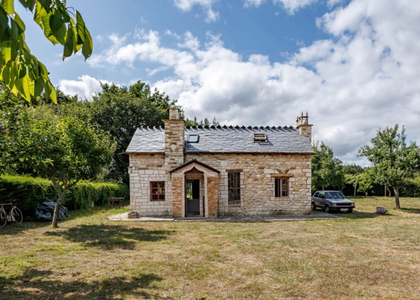 Galicia, Lugo, Outeiro de Rei, casa de campo, casa pequeña 