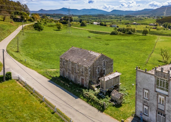 1707-Galicia, Lugo, Valadouro, Country house, arial view 2