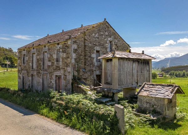 1707-Galicia, Lugo, Valadouro,casa de campo desde carretera 1