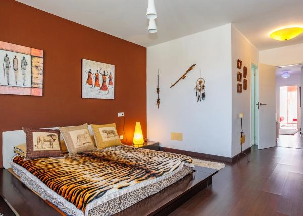 1732 6 Bedroom house Laxe interior