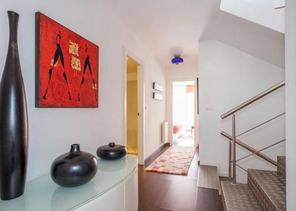 1732 Landing house Laxe interior