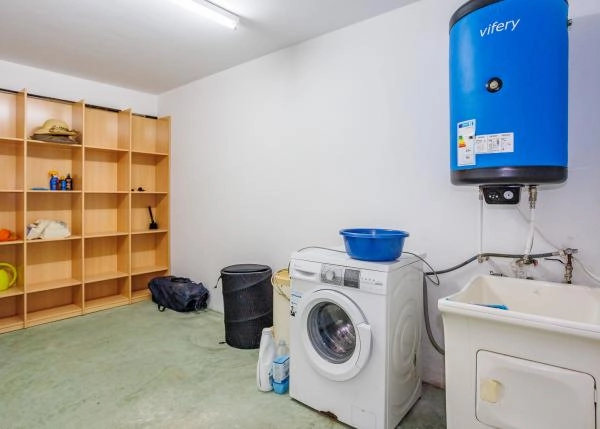 1732 Washroom house Laxe interior