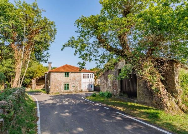 Galicia, La Coruña, Curtis, country house, end of road