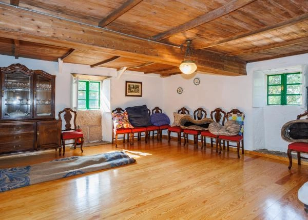  Galicia, la Coruña, Curtis, Country house, living room 2