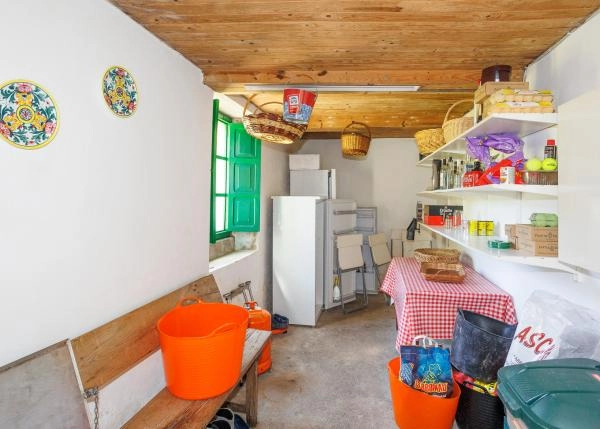  Galicia, la Coruña, Curtis, Country house, storeroom