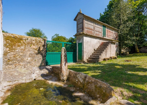 Galicia, la Coruña, Curtis, Casa de campo, horreo