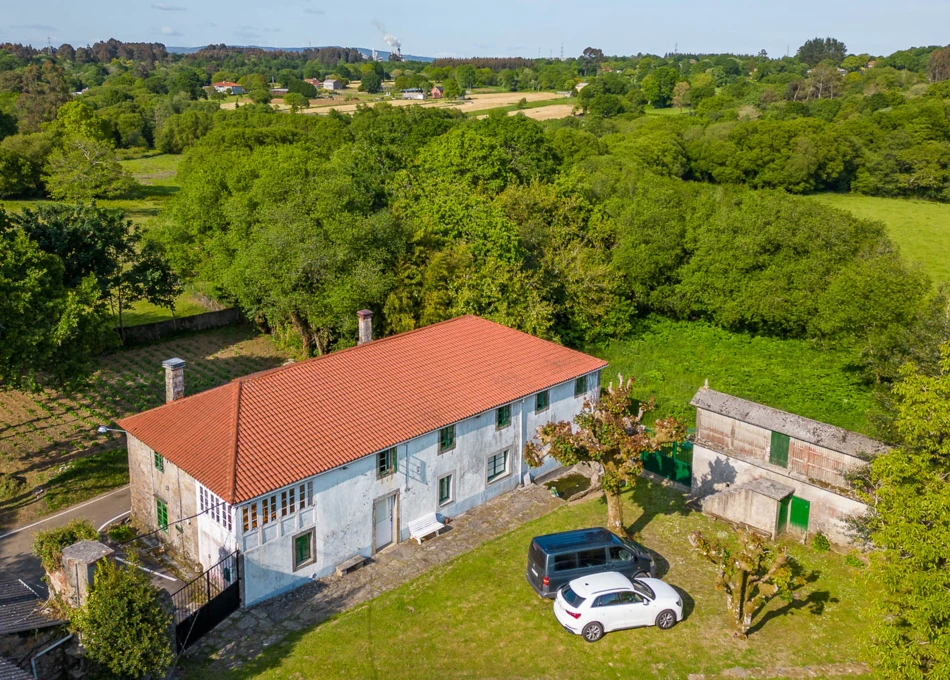  Galicia, la Coruña, Curtis, Country house, arial view 1