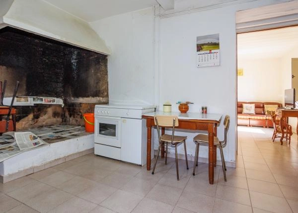  Galicia, la Coruña Touro, Country House, fireplace 