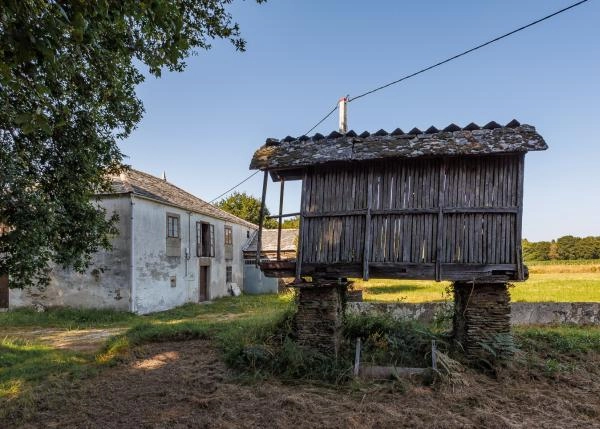 1758-Galicia, Lugo, Damil, country house, lateral view 2